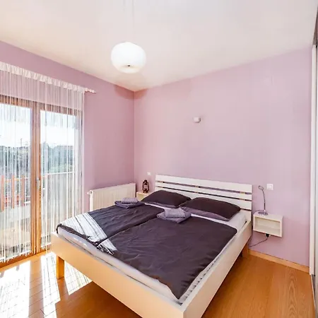 דירה Delightful In With Garden *