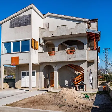 Apartment Delightful In With Garden