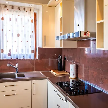 דירה Delightful In With Garden Radovin