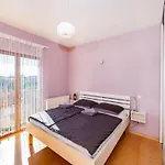 Appartamento Delightful In With Garden *